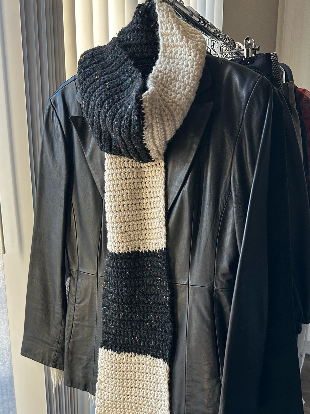 ✨Vintage Handmade Black and Cream Chunky Knit Scarf - Women Accessories